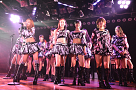 AKB48 板野友美 卒業公演より (C)AKS