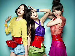 Perfume 「スパイス」アーティスト写真 (C) Tokuma Japan Communications