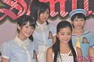 後列左から小川紗季・竹内朱莉　前列左から前田憂佳・田村芽実
