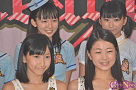 後列左から勝田里奈・福田花音　前列左から小数賀芙由香・中西香菜