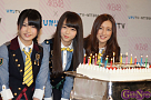 AKB48 左から横山由依・峯岸みなみ・梅田彩佳