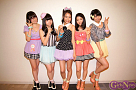 9nine 左から佐武宇綺・村田寛奈・吉井香奈恵・川島海荷・西脇彩華