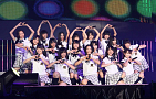 a-nationでパフォーマンスをするHKT48