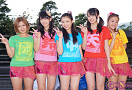 ℃-ute 左から岡井千聖・鈴木愛理・中島早貴・矢島舞美・萩原舞
