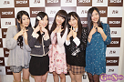 Dorothy Little Happy　左からRUUNA・KANA・MARI・MIMORI・KOUMI