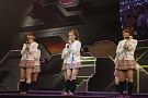 『「思い出せる君たちへ」～AKB48全グループ公演～』初日より (C) AKS