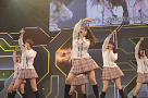 『「思い出せる君たちへ」～AKB48全グループ公演～』初日より (C) AKS
