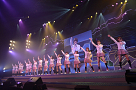 『「思い出せる君たちへ」～AKB48全グループ公演～』初日より (C) AKS