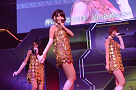 『「思い出せる君たちへ」～AKB48全グループ公演～』初日より (C) AKS