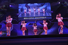『「思い出せる君たちへ」～AKB48全グループ公演～』初日より (C) AKS
