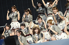 「AKB48スーパーフェスティバル～日産スタジアム。小（ち）っちぇっ! 小（ち）っちゃくないし!!～」より (C)AKS