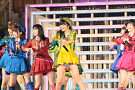 AKB48・2013 真夏のドームツアー～まだまだ、やらなきゃいけないことがある～ 京セラドーム公演(1日目)より (C)AKS