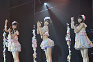 HKT48 チームKⅣ「キャンディー」本村・宮脇・熊沢 (C)AKS