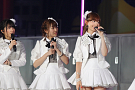 AKB48グループ東京ドームコンサート～するなよ？するなよ？卒業発表絶対するなよ？～」最終日公演より (C)AKS