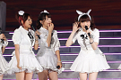 AKB48グループ東京ドームコンサート～するなよ？するなよ？卒業発表絶対するなよ？～」最終日公演より (C)AKS