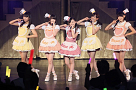 「HKT48全国ツアー~全国統一終わっとらんけん~」より (C)AKS