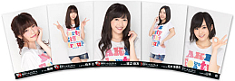 AKB48グループ東京ドームコンサート ～するなよ？するなよ？ 絶対卒業発表するなよ？～ Blu-ray-BOX特典生写真 (C)AKS