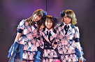 AKB48劇場9周年特別記念公演より (C)AKS