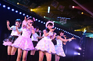 AKB48劇場9周年特別記念公演より (C)AKS