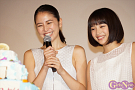 綾瀬はるか作のサプライズバースデーケーキに喜ぶ長澤まさみと広瀬すず