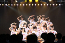 AKB48チーム8「PARTYが始まるよ」の様子(C)AKS