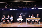 AKB48「ド～なる?!ド～する?!AKB48」公演の様子 (C)AKS