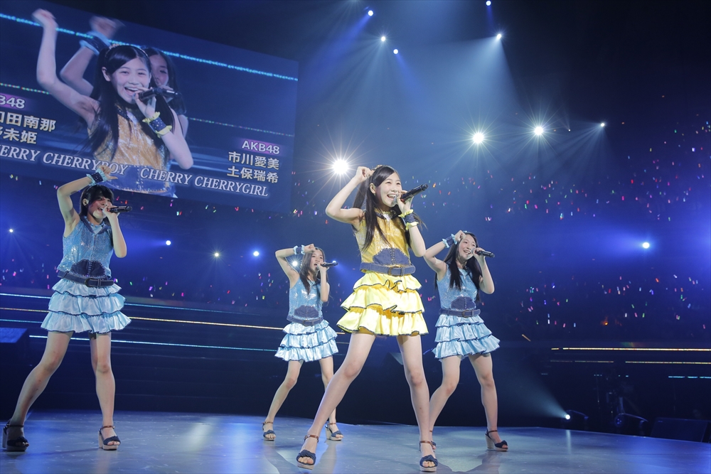 AKB48グループ研究生コンサートで103名の研究生が自己アピール 