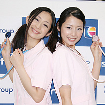 向かって左側がお姉さんのMariさん。右が妹のEriさん。