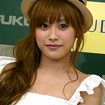 モーニング娘。高橋愛ソロ写真集「形」発売記念イベント