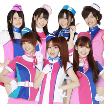 AKB48 前列左から/篠田麻里子､高橋みなみ､小嶋陽菜､後列左から/横山由依､柏木由紀､指原莉乃､宮澤佐江