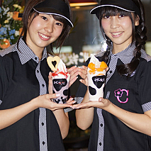 左から 藤江れいな・近野莉菜