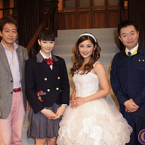 左から辰巳琢郎・岡本杏理・石川梨華・大堀こういち