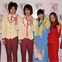 左から渡辺友裕・安倍龍太郎・大島崚・小川真奈・橋本愛奈・秋山ゆりか