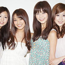 左から佐山彩香・鎌田奈津美・高橋亜由美・辰巳奈都子