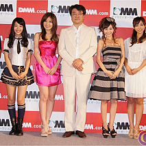 DMMチャリティーオークション記者発表会