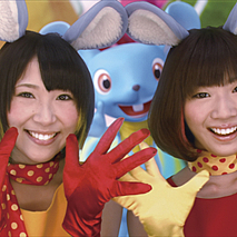 AKB48 仲谷明香＆田名部生来 (C) avex trax