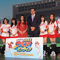 「第5回ファミスタオンライン 全国トーナメント」 左から 浜田咲希・北山亜莉沙・相澤ゆうき・石川梨華・槙原寛己・谷川えりか・百々さおり・牧野綾花