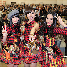 AKB48 上海オフィシャルショップオープン記念握手会　（C) AKS