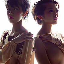 VOGUE JAPAN 2012 年 5 月号 Photo: Yasunari Kikuma (C) 2012 Conde Nast Publications Japan. All rights reserved.