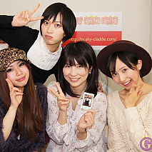 前列左から石原美優、水沢慶子、天童なこ、後列倉持由香