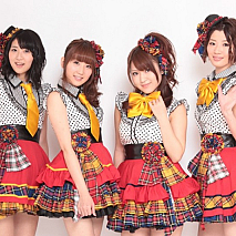 左から仲谷明香、中田ちさと、内田眞由美、田名部生来