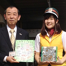 三陸鉄道本社の望月正彦社長(左) ステーション♪ 三江彩花(右)