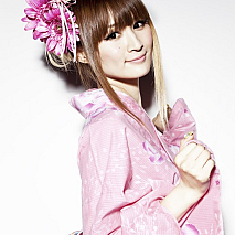 小林ゆう 落語CD「モエオチ」アー写 (C) 徳間ジャパンコミュニケーションズ