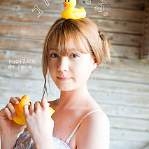 トリンドル玲奈 写真集「コトリんどる。」より (C) 講談社