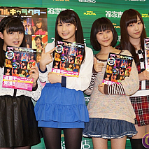 モーニング娘。 左から鈴木香音・鞘師里保・小田さくら・譜久村聖