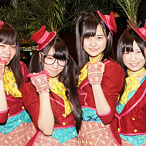 ほわいと☆milk 左から佐藤七彩・月宮かれん・黒瀬サラ・新矢皐月