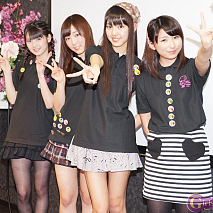 左から道重さゆみ・譜久村聖・飯窪春菜・福田花音