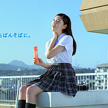 三吉彩花さんが出演する資生堂ボディケアブランド「シーブリーズ」の新TVCM場面カット