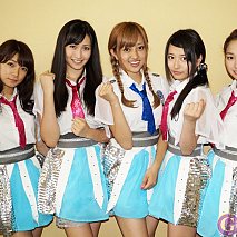 左から外岡えりか・横山ルリカ・菊地亜美・後藤郁・尾島知佳