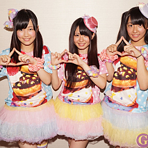 スライムガールズ 左から坂本舞菜・窪田美沙・星野梨花